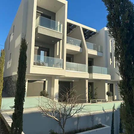Artion Apartment *