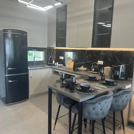 Artion Apartment *